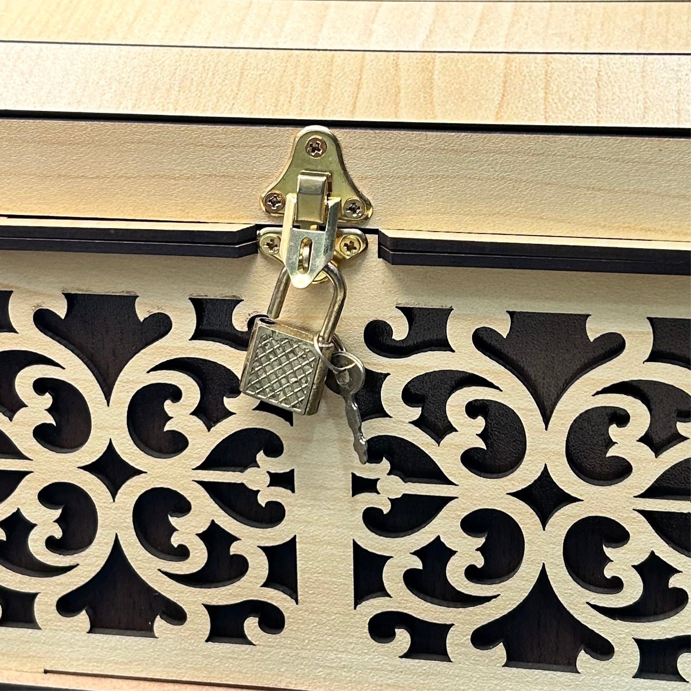 Coffret Arabesque en bois !