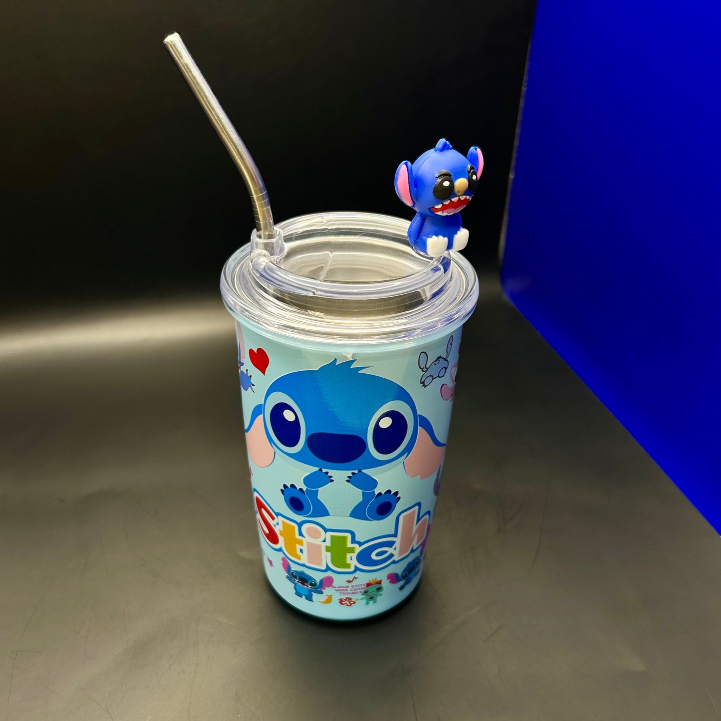 Tasse isotherme réutilisable sur le thème de Stitch.